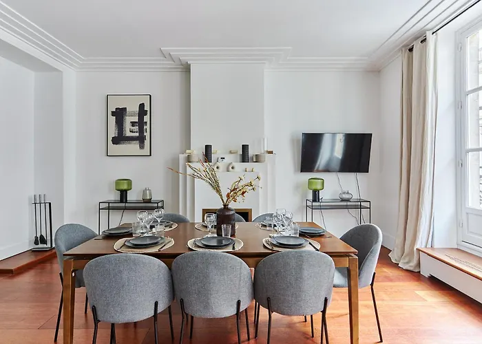 Apartment Louvre By Studio Prestige
